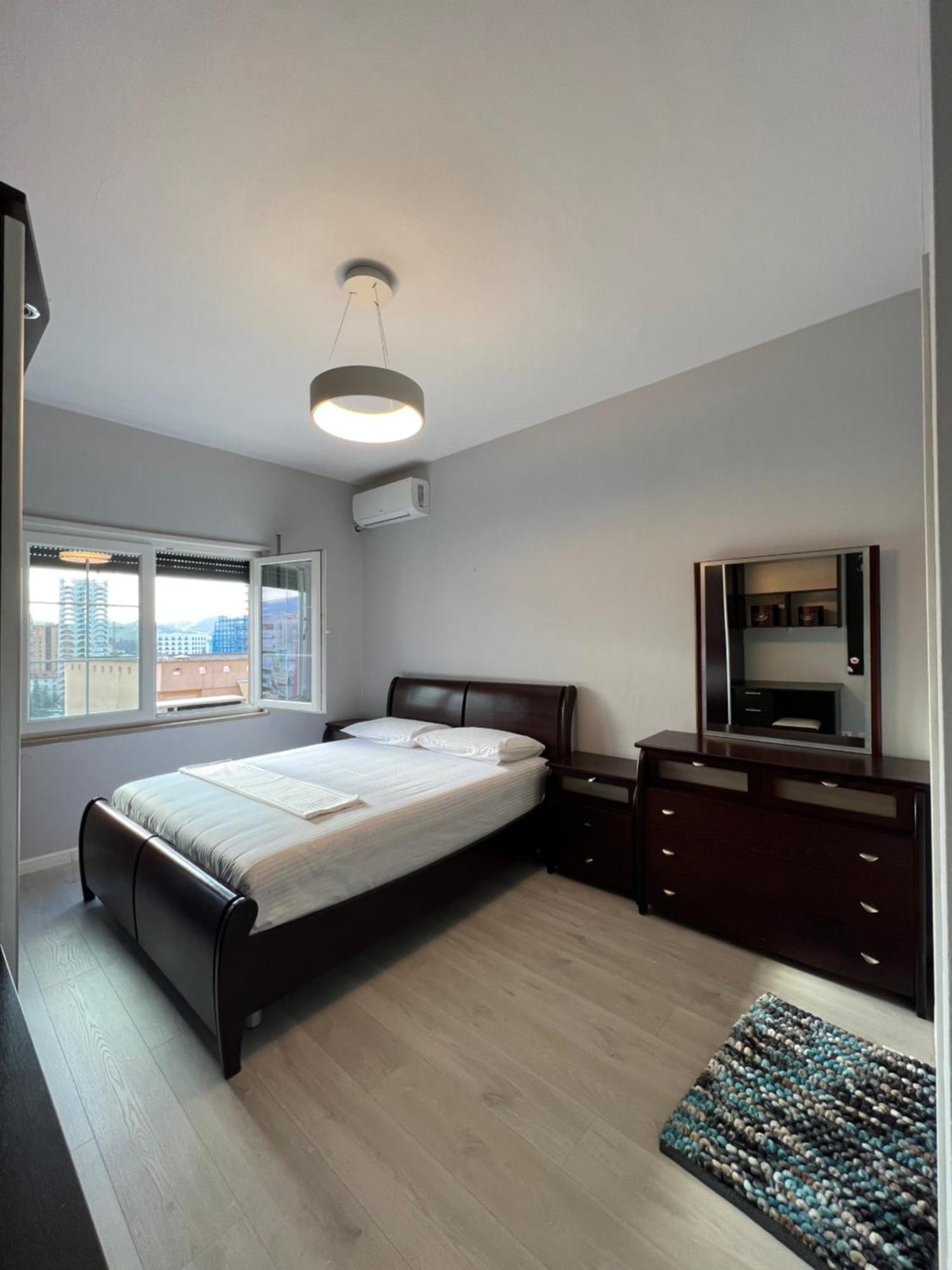 Tirana Gallery Apartment - City Center View Eksteriør bilde